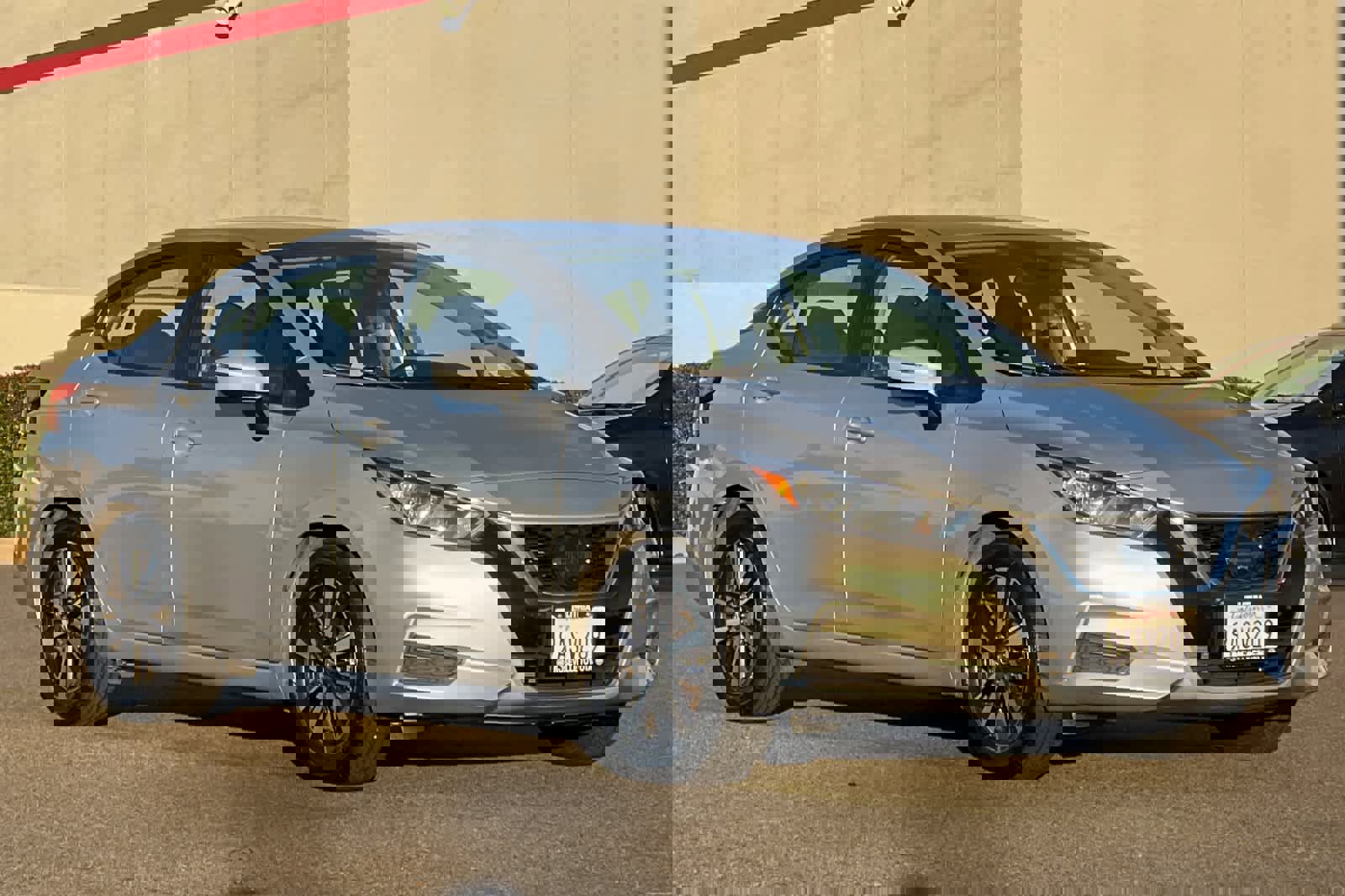 Used 2021 Nissan Versa SV image 5