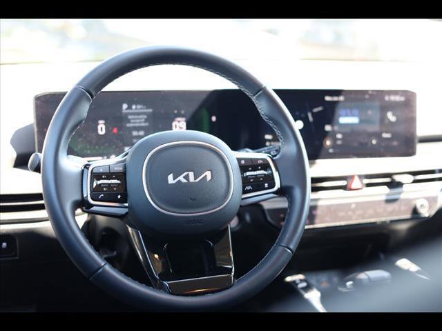 Used 2025 Kia Sorento S image 9