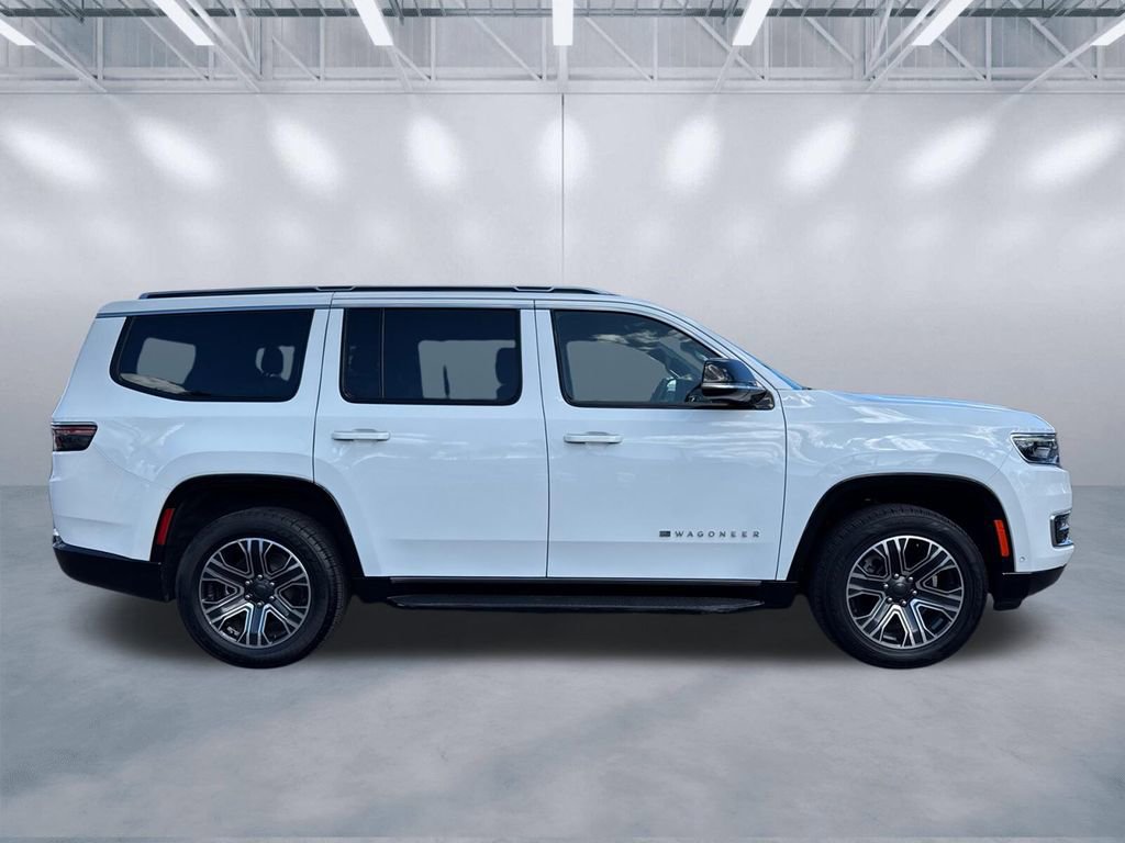 Certified 2024 Jeep Wagoneer Series II w/ Flexible Seating Group RWD image 3