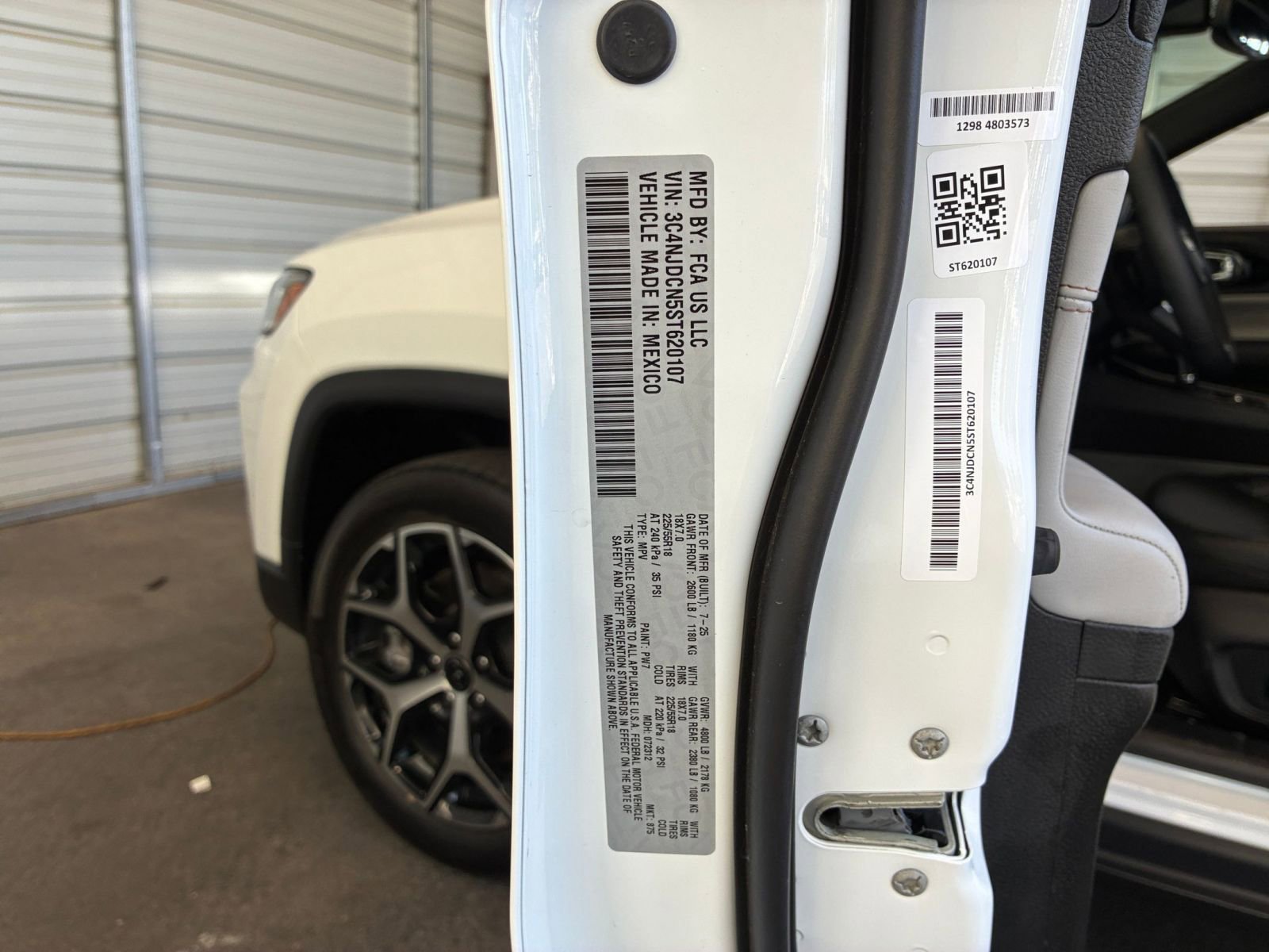 Used 2025 Jeep Compass Limited AWD/4WD image 29