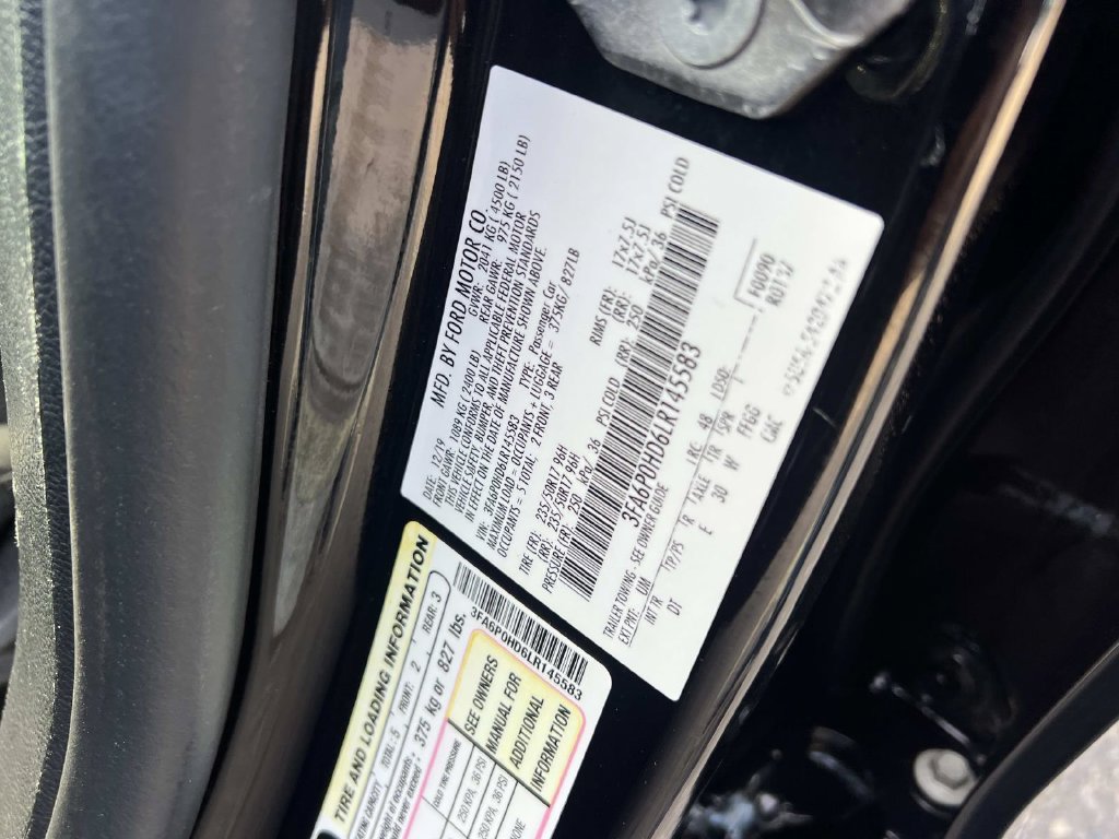 Used 2020 Ford Fusion SE FWD image 15