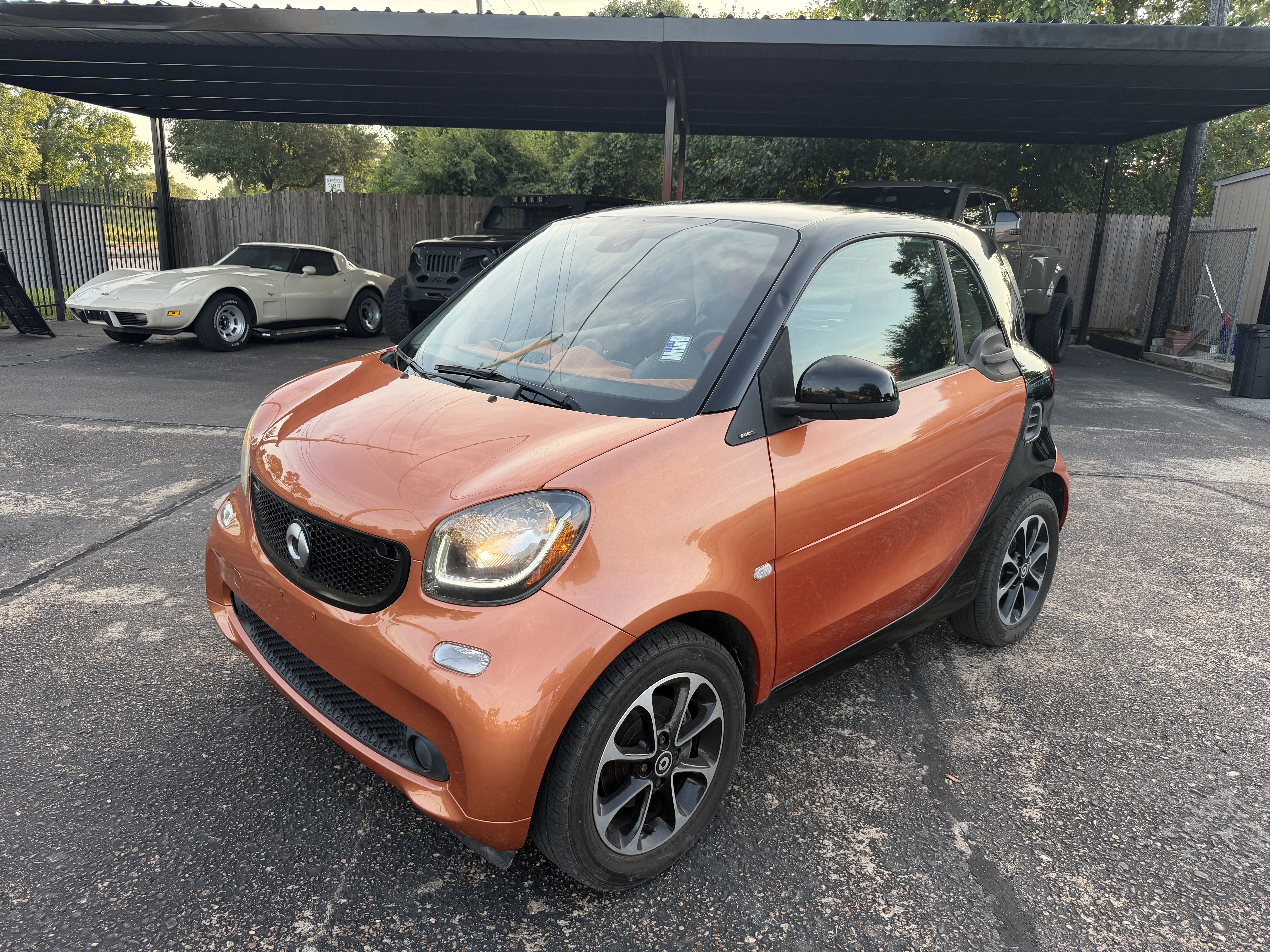 Used 2016 smart fortwo passion RWD image 1
