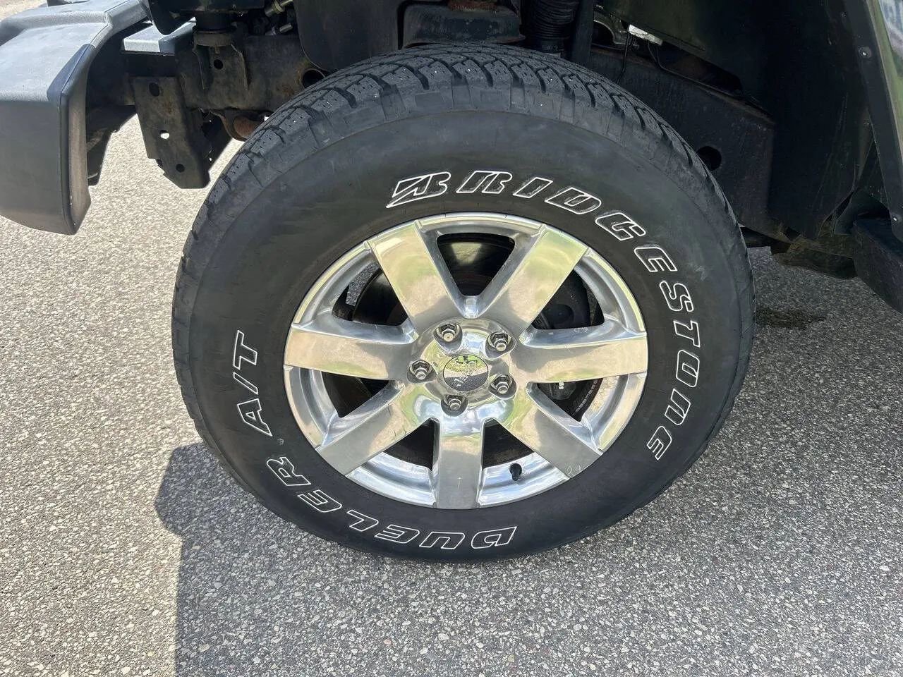 Used 2017 Jeep Wrangler Unlimited Sahara w/ Dual Top Group AWD/4WD image 12