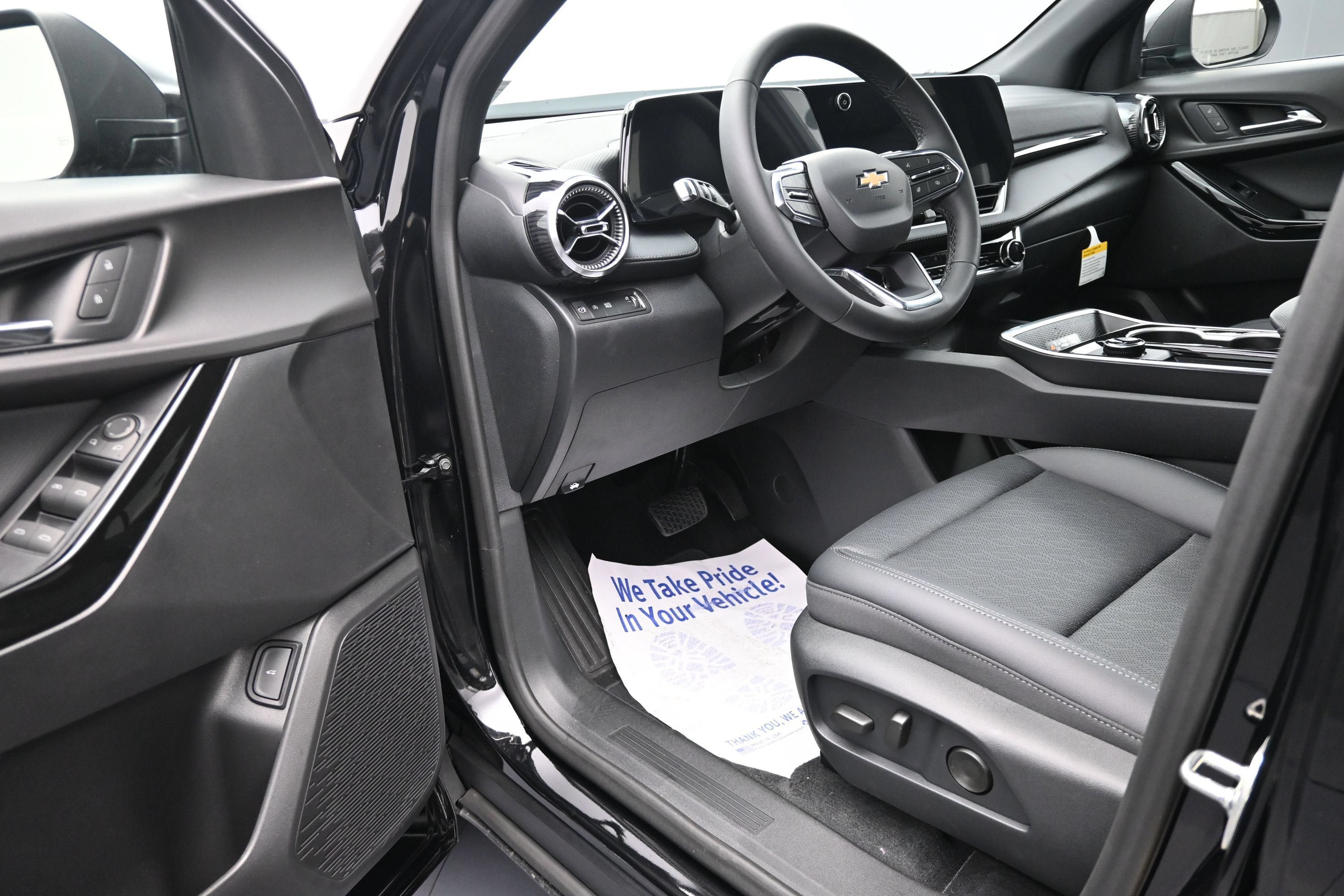 New 2027 Chevrolet Equinox LT w/ Convenience Package II FWD image 10