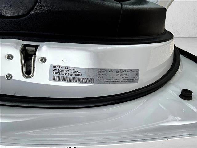 Used 2020 Chrysler Pacifica Touring-L Plus w/ Advanced Safetytec Group image 30