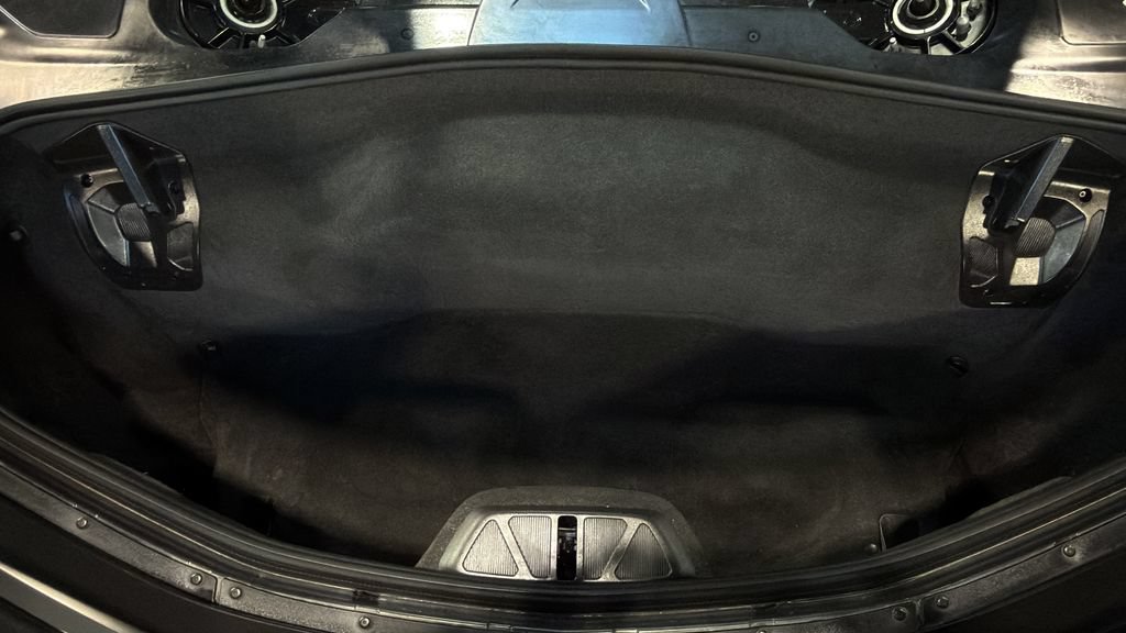 Used 2024 Chevrolet Corvette Stingray Preferred Cpe w/ Battery Protection Package RWD image 37