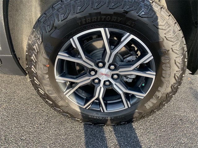 Used 2024 GMC Acadia AT4 w/ Luxury Package image 34