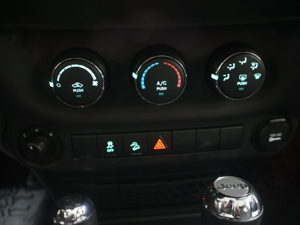 Used 2018 Jeep Wrangler Unlimited Sport S AWD/4WD image 26