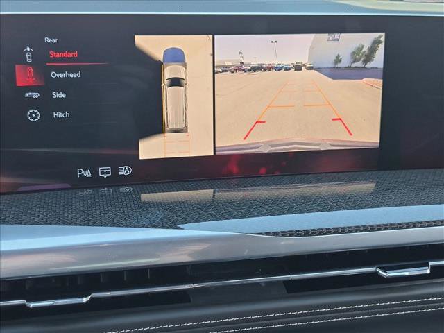Used 2025 Cadillac Escalade ESV V AWD/4WD image 13