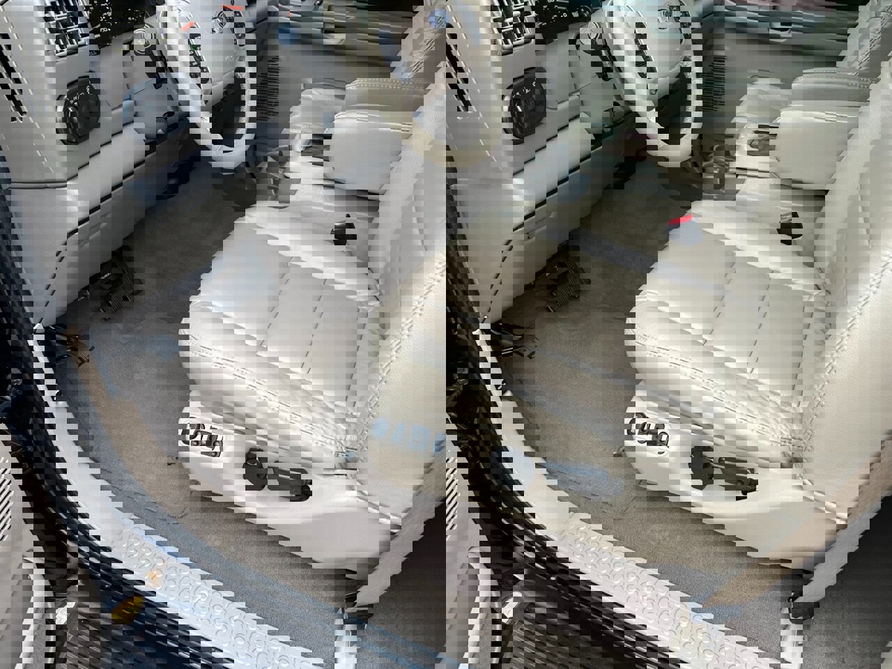 Used 2003 Ford Excursion Limited image 11