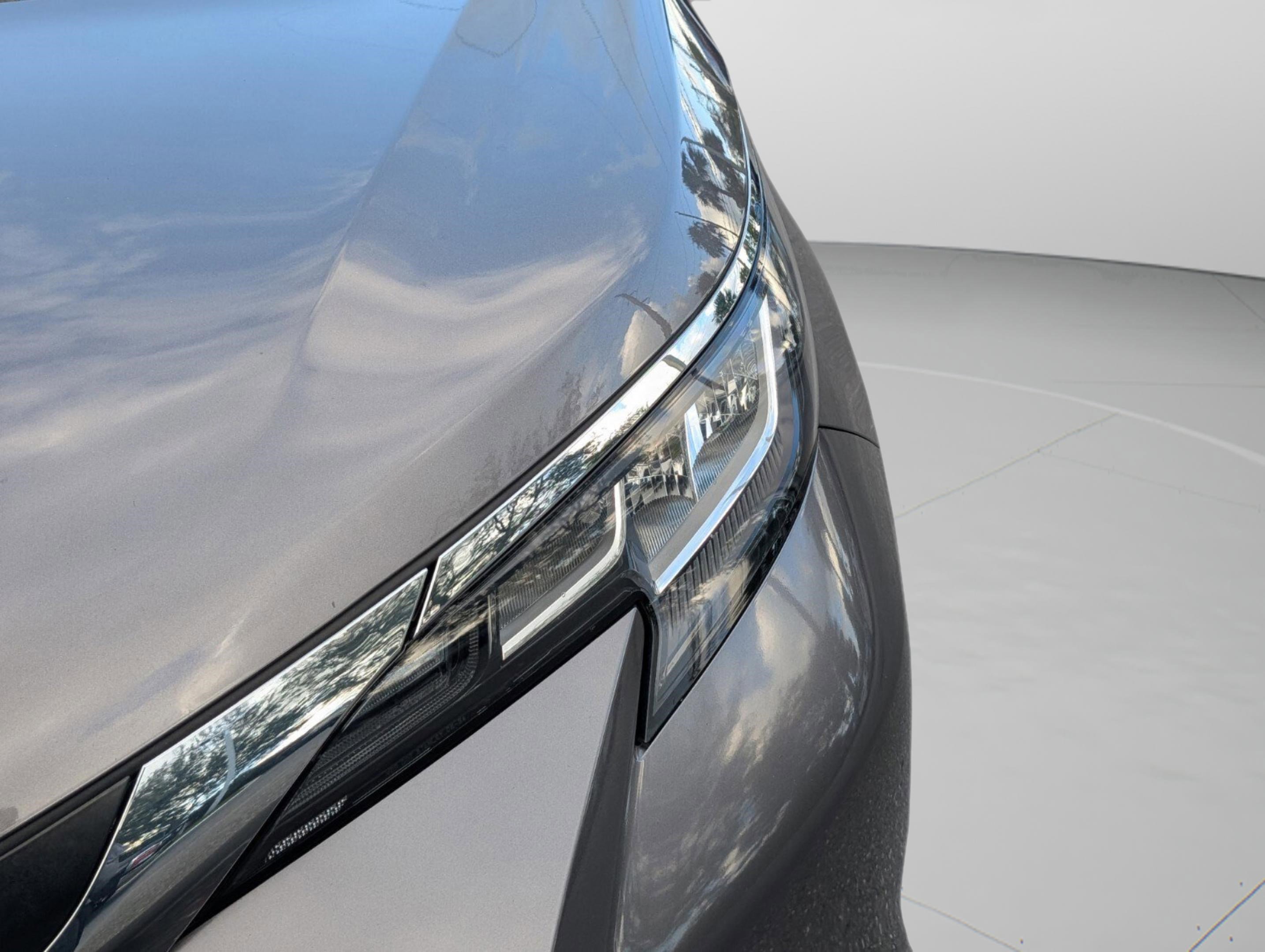 Used 2023 Toyota Sienna XLE image 13