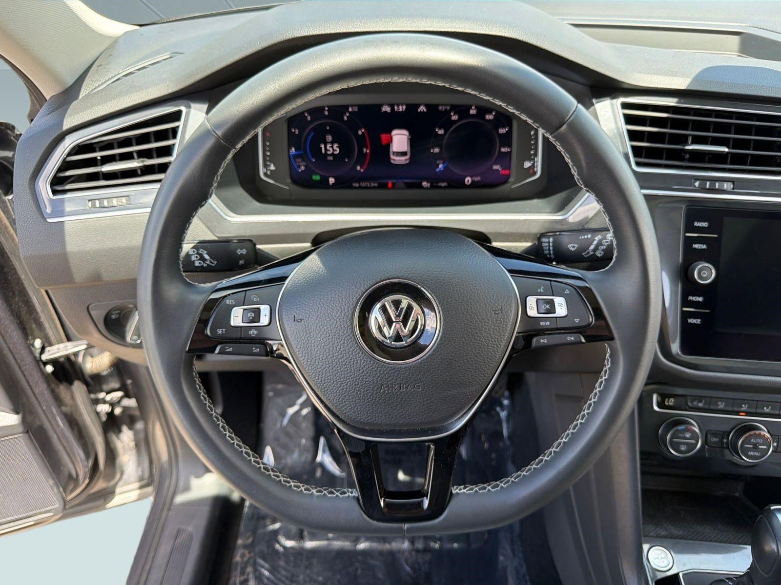 Used 2021 Volkswagen Tiguan SEL w/ 2-Row Tiguan MDO Package AWD/4WD image 17
