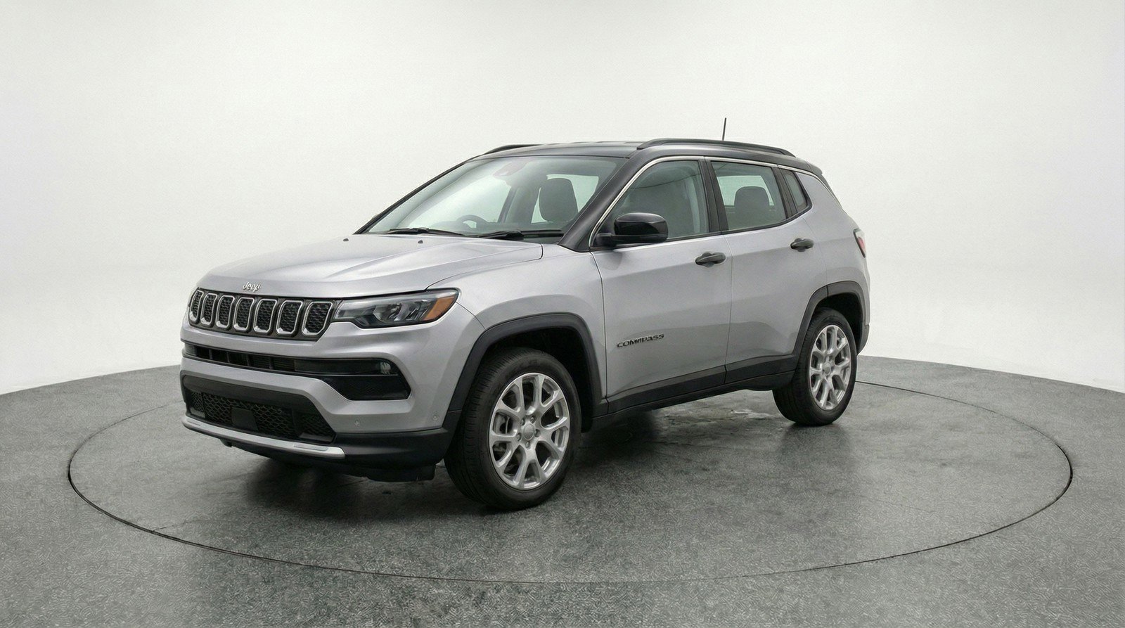Used 2025 Jeep Compass Limited AWD/4WD image 3