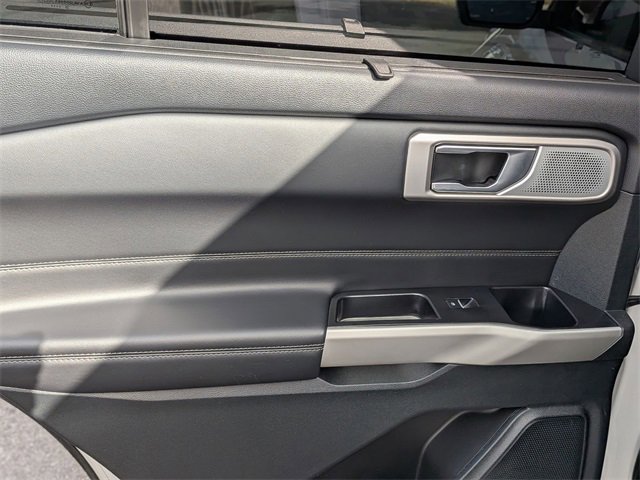 Used 2023 Ford Explorer Limited w/ Limited Technology Package image 27