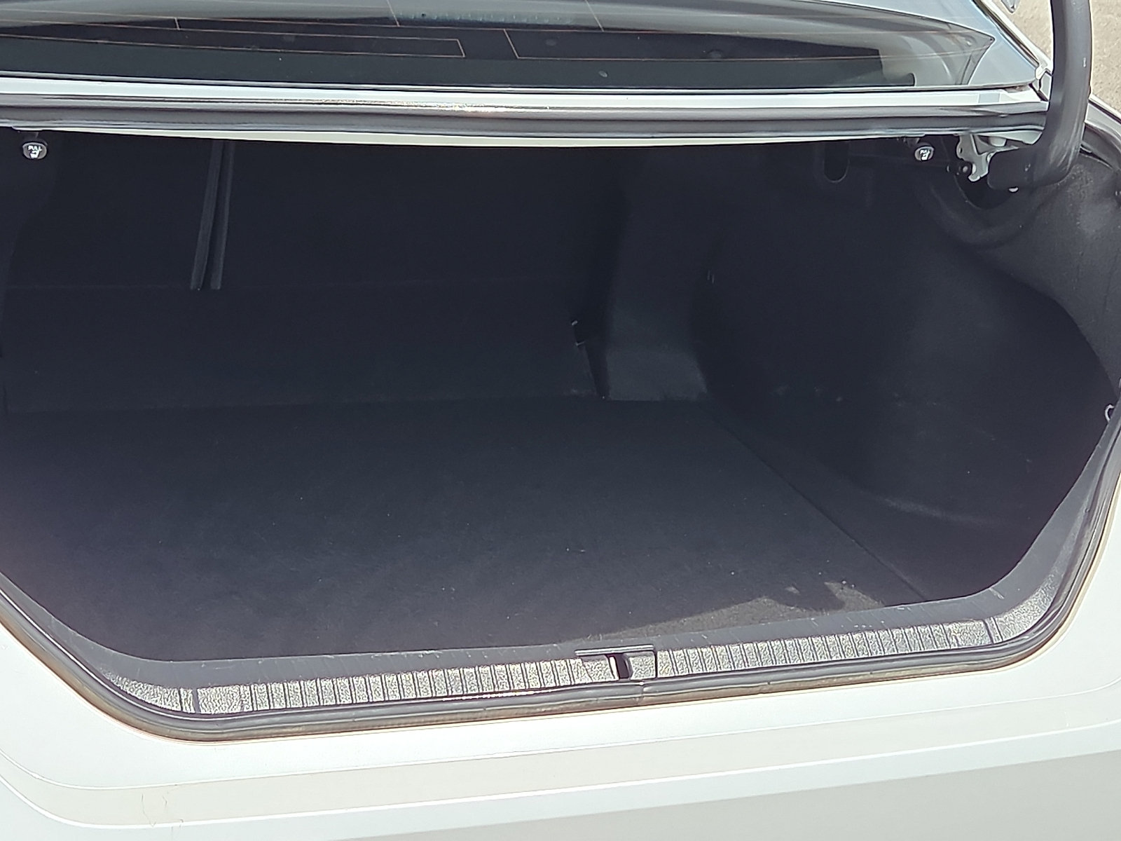 Used 2019 Toyota Avalon Touring FWD image 9
