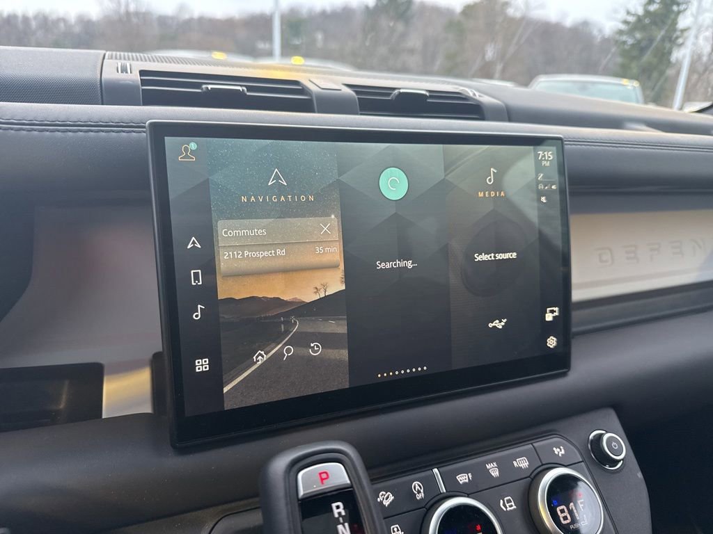 Used 2025 Land Rover Defender 130 X-Dynamic SE image 14