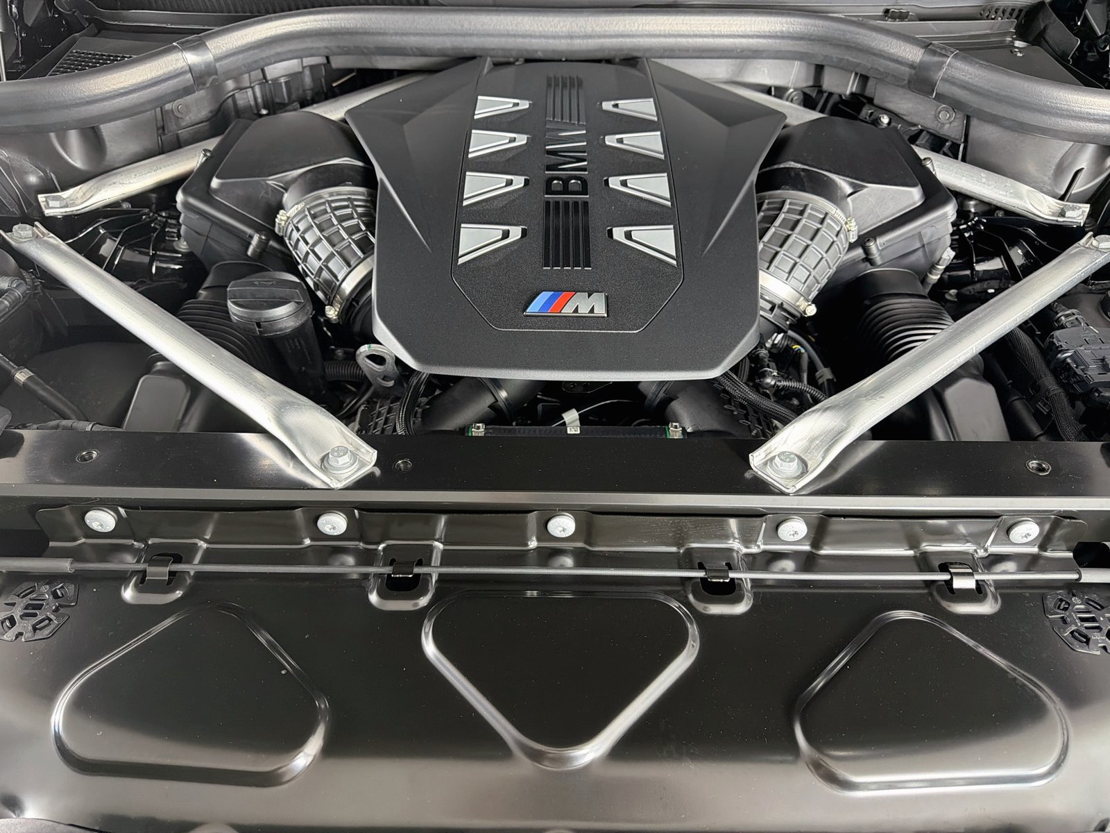 Used 2027 BMW X6 M60i AWD/4WD image 32