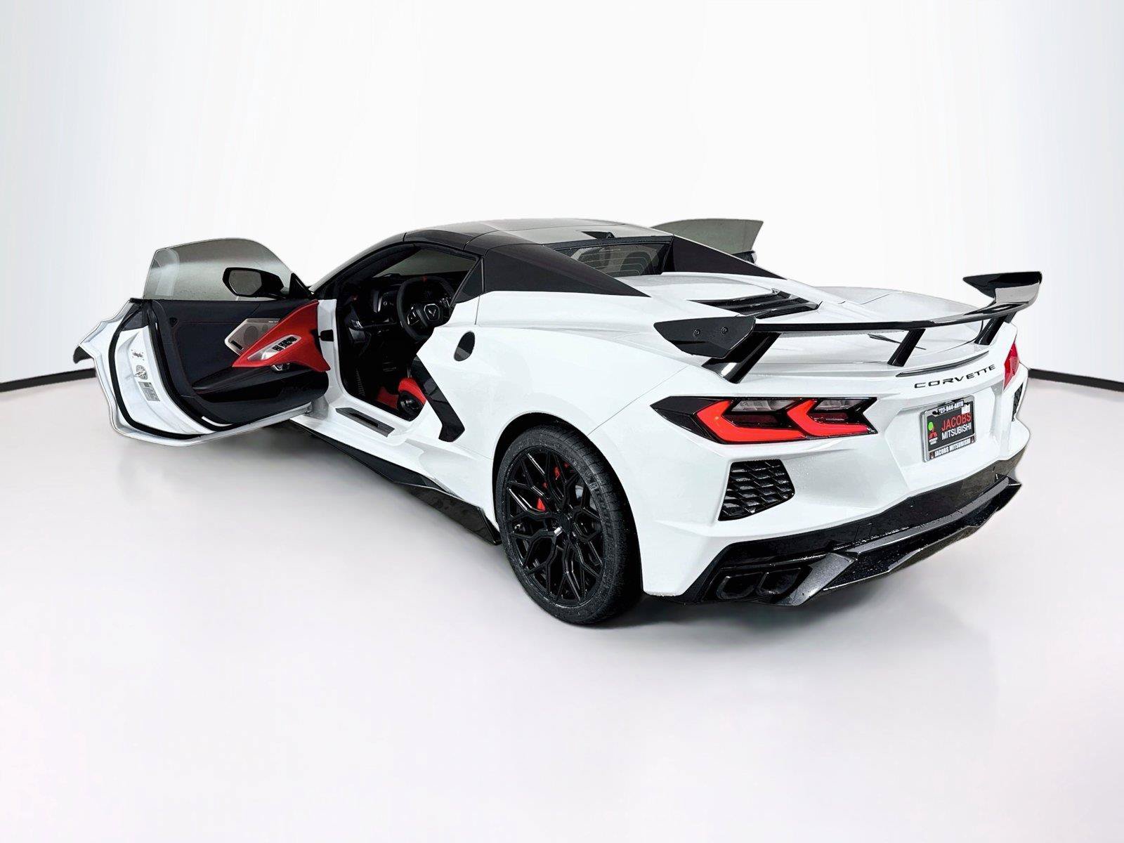 Used 2024 Chevrolet Corvette Stingray Preferred Conv w/ 2LT RWD image 38