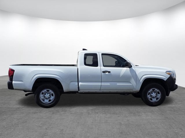 Used 2022 Toyota Tacoma SR RWD image 2