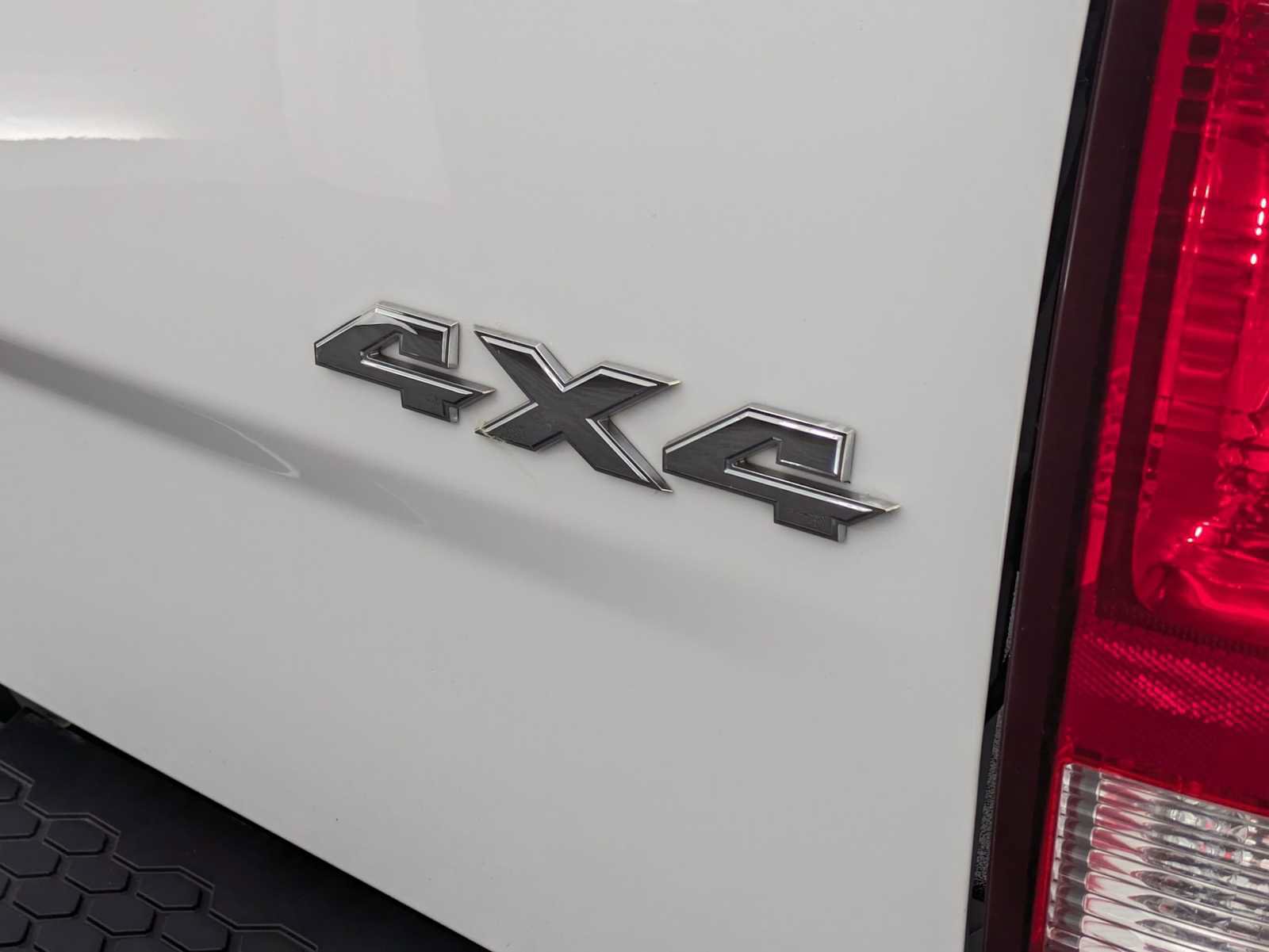 Used 2022 RAM 1500 Classic SLT w/ Protection Group AWD/4WD image 13