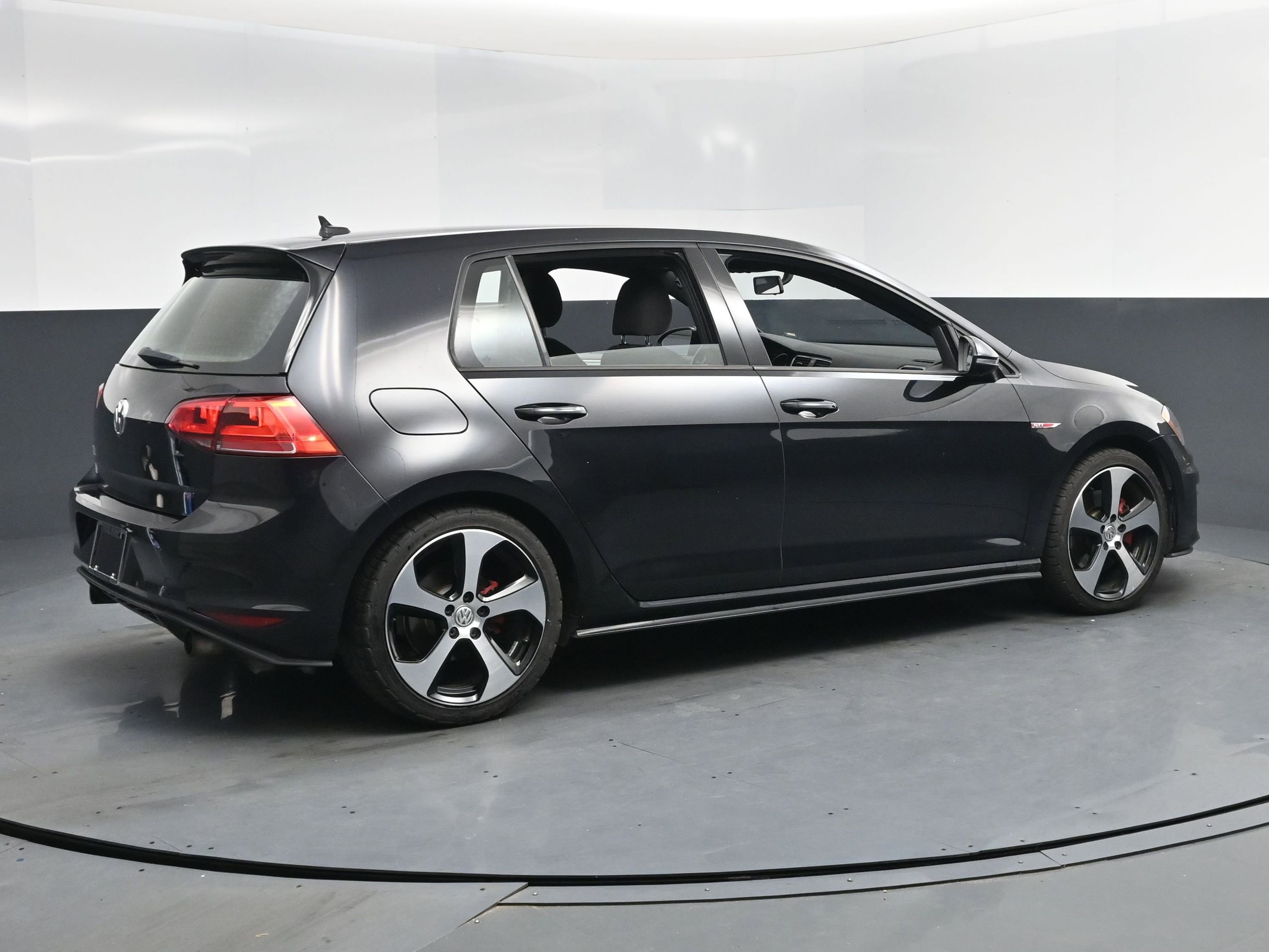 Used 2016 Volkswagen GTI S image 4