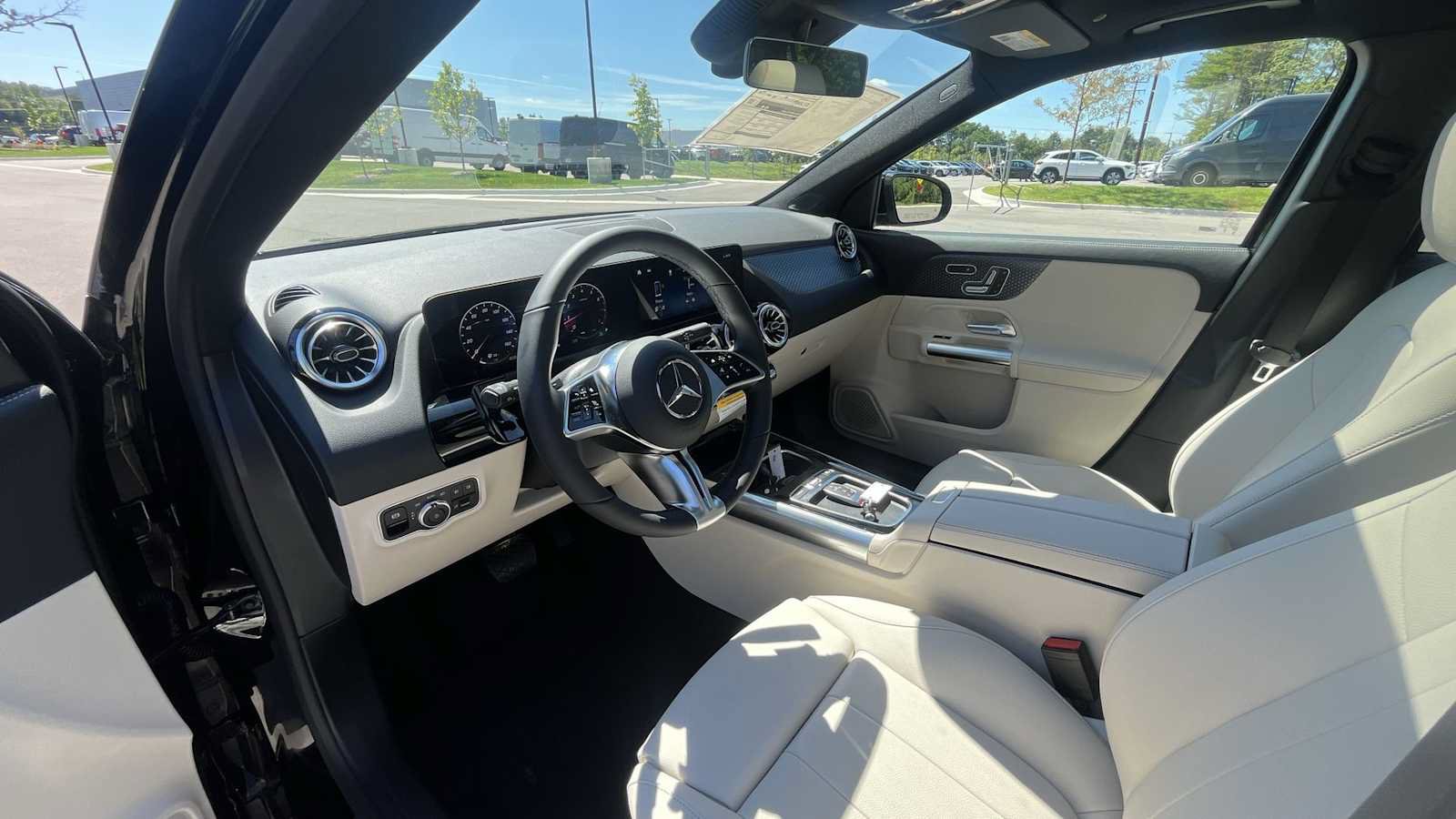 New 2026 Mercedes-Benz GLA 250 4MATIC image 14