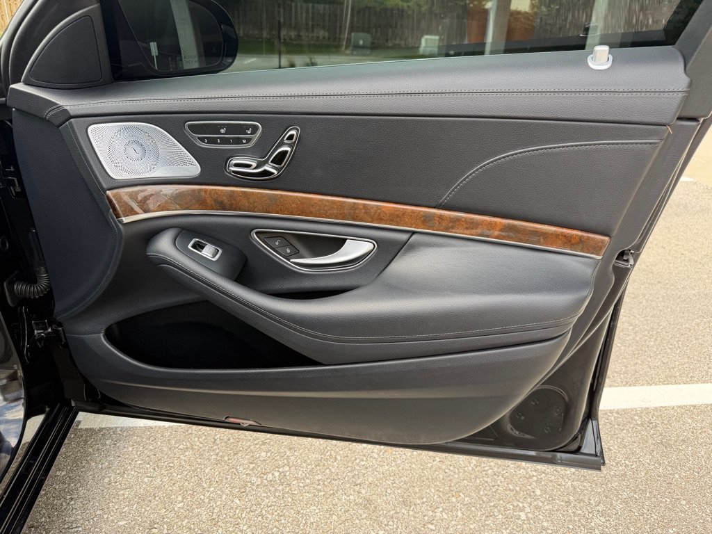 Used 2015 Mercedes-Benz S 550 Sedan image 32