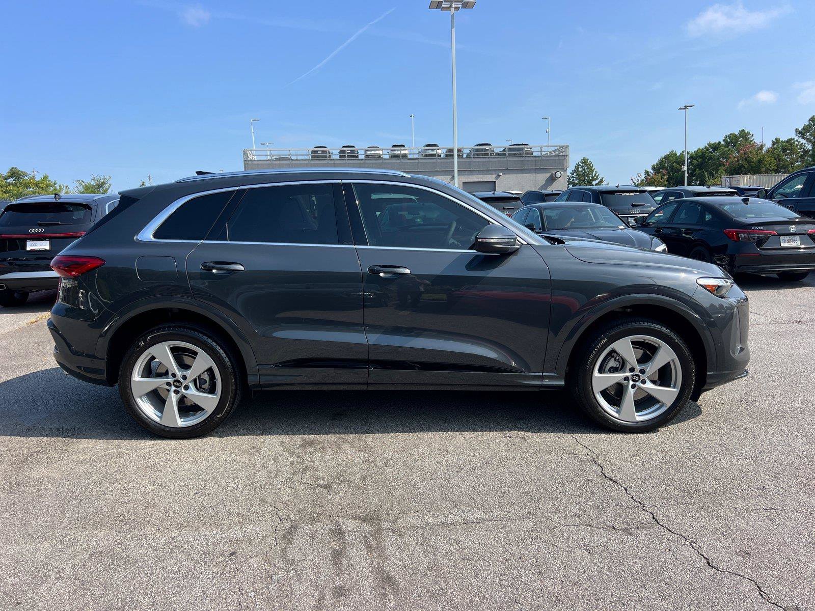 Used 2025 Audi Q5 Premium Plus AWD/4WD image 4