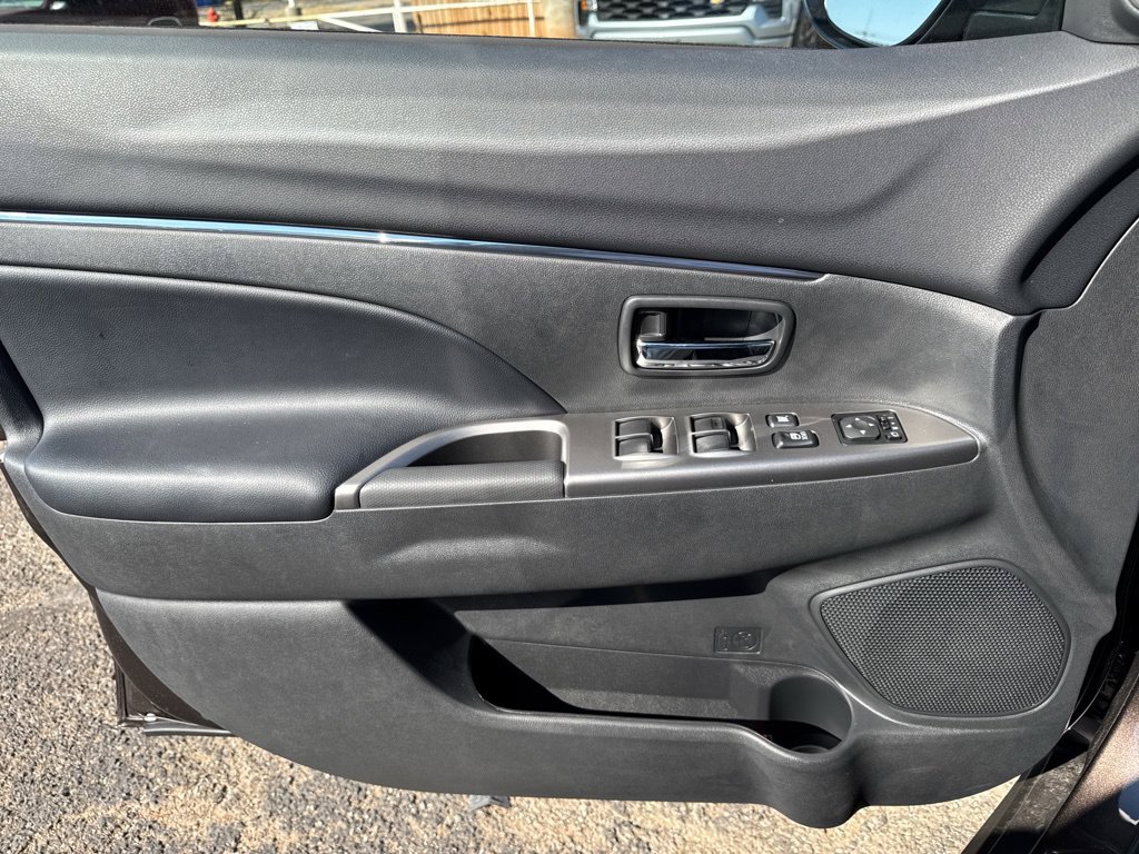 New 2027 Mitsubishi Outlander Sport SE FWD image 31