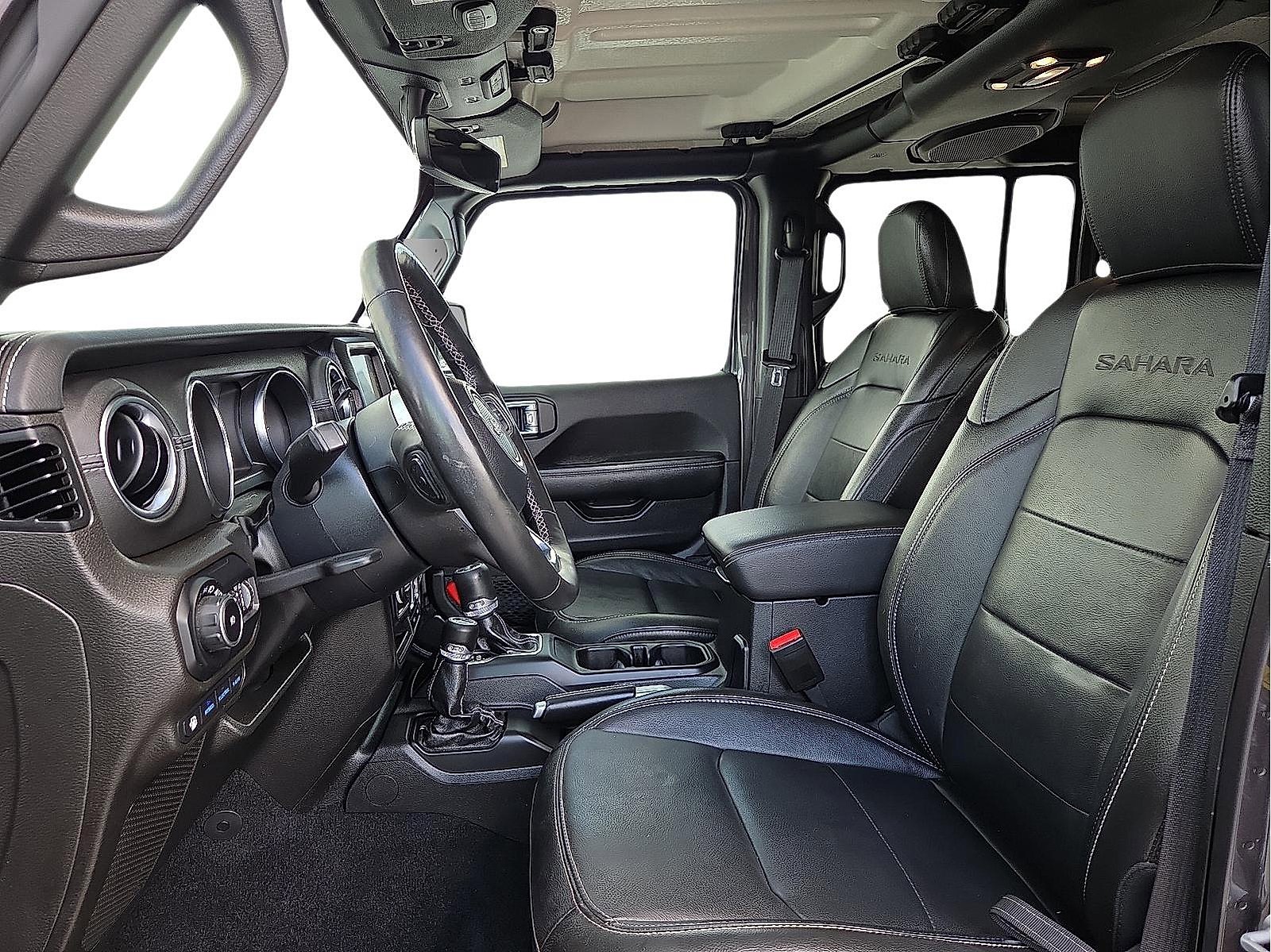 Used 2022 Jeep Wrangler Unlimited Sahara w/ Cold Weather Group image 14