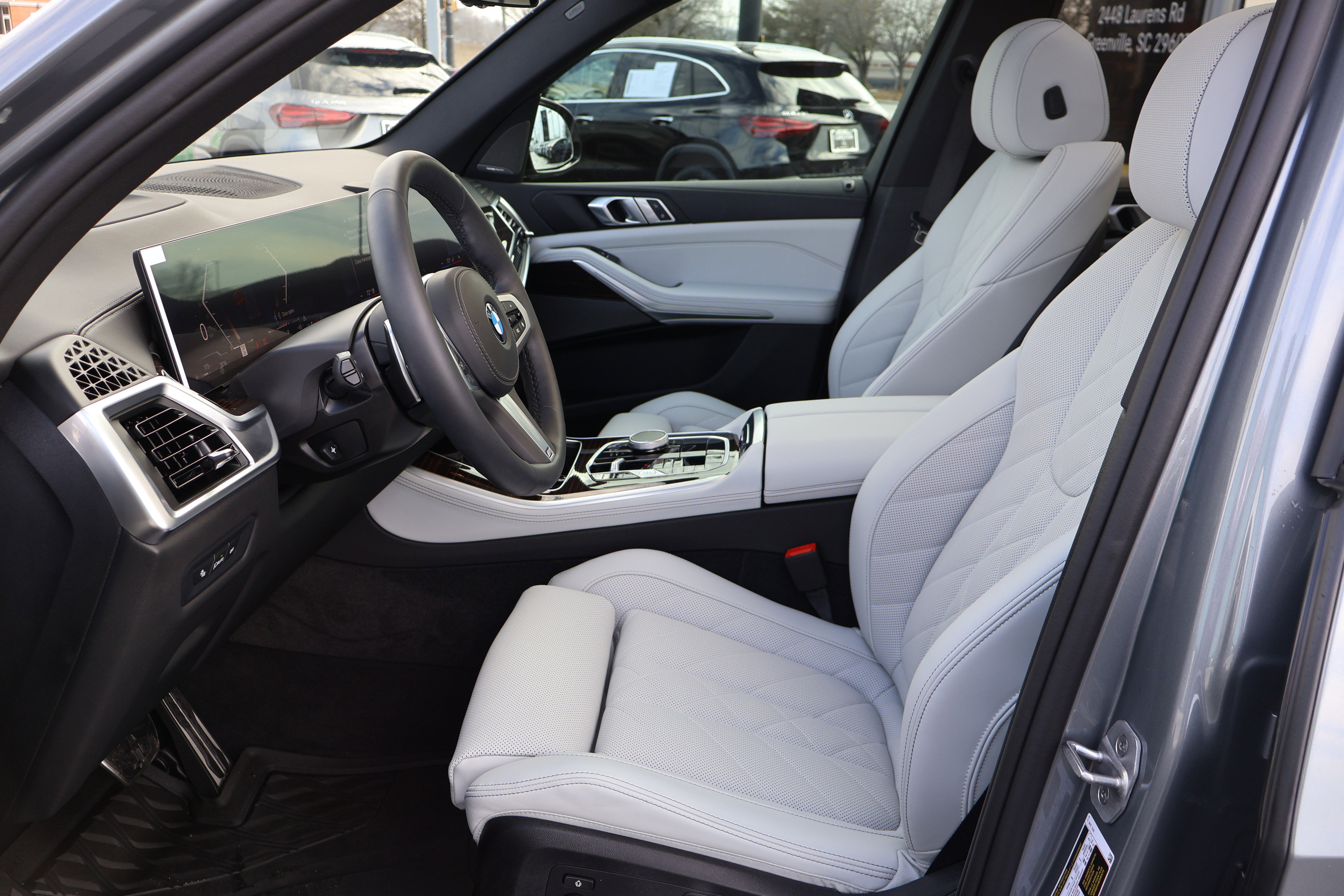 Used 2026 BMW X5 xDrive40i w/ M Sport Package image 10