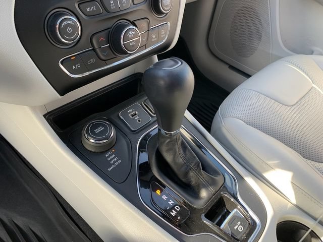 Certified 2020 Jeep Cherokee Limited AWD/4WD image 22