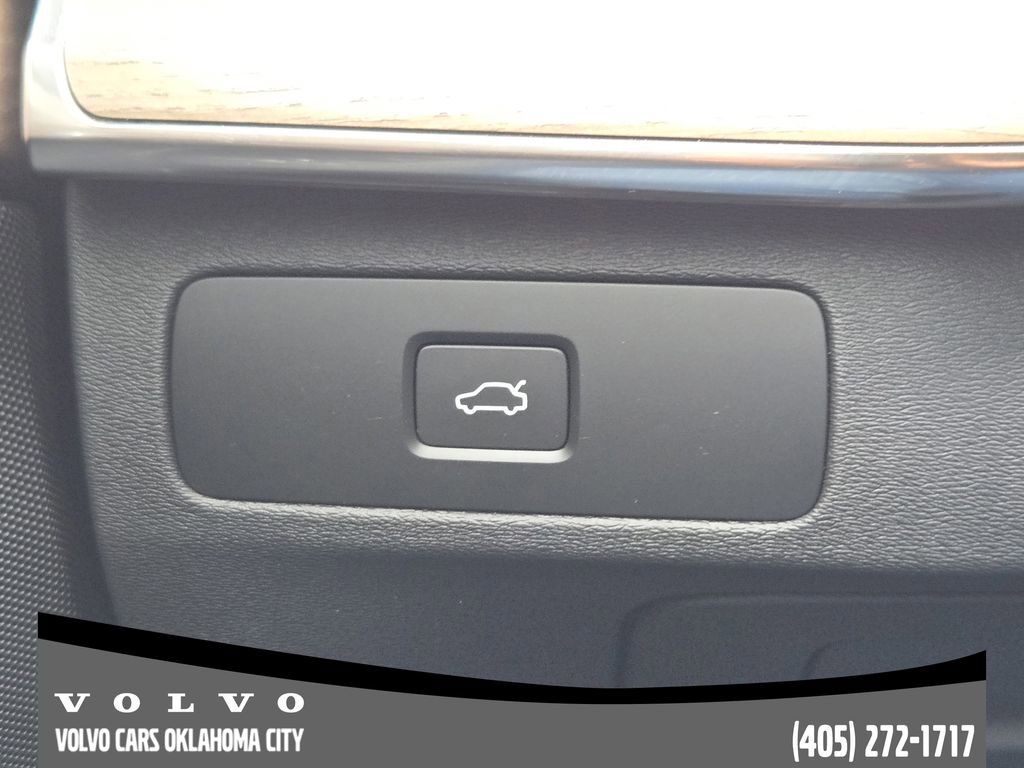 Certified 2025 Volvo XC90 B5 Plus image 21