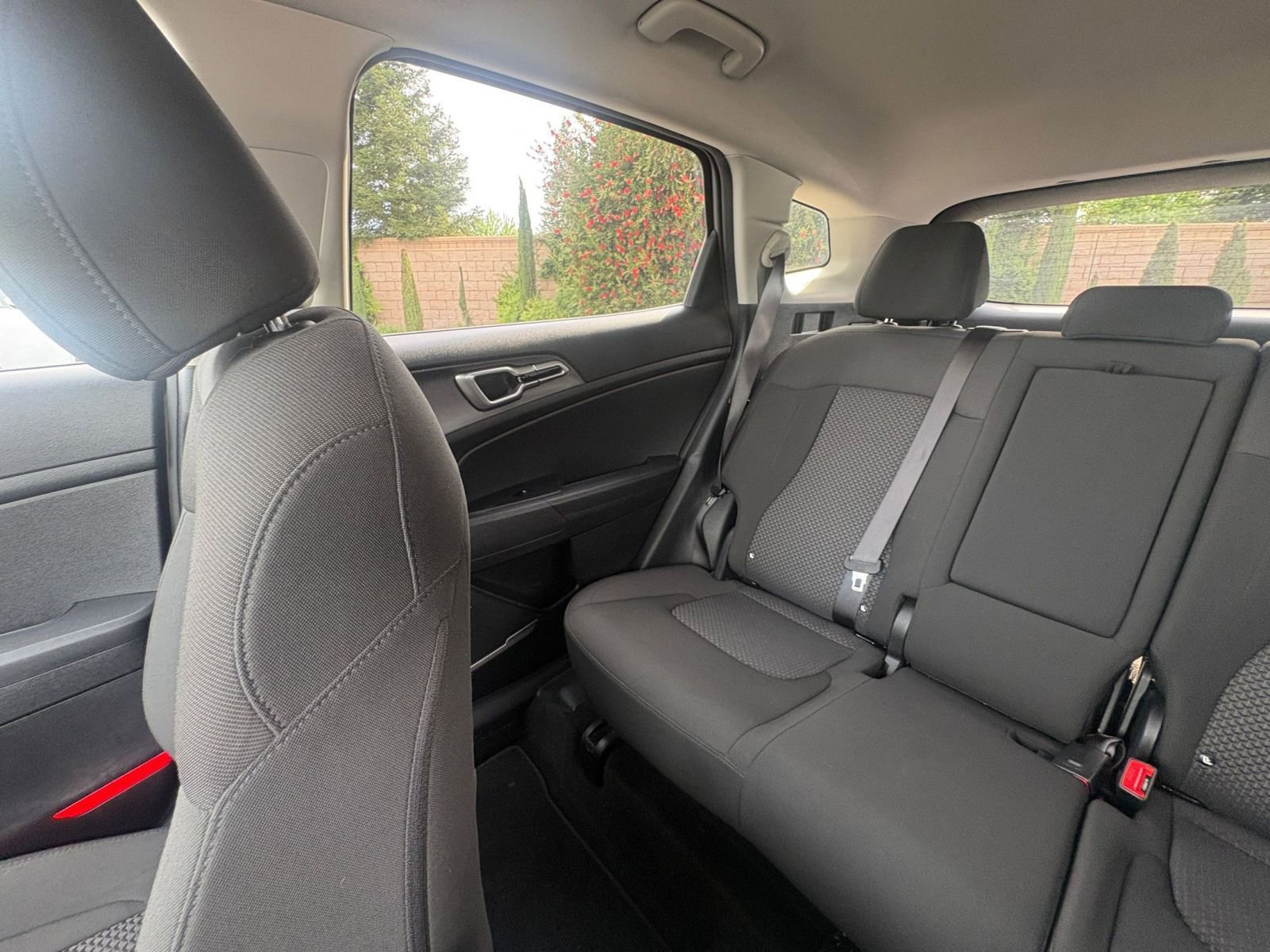 Used 2025 Kia Sportage LX image 38