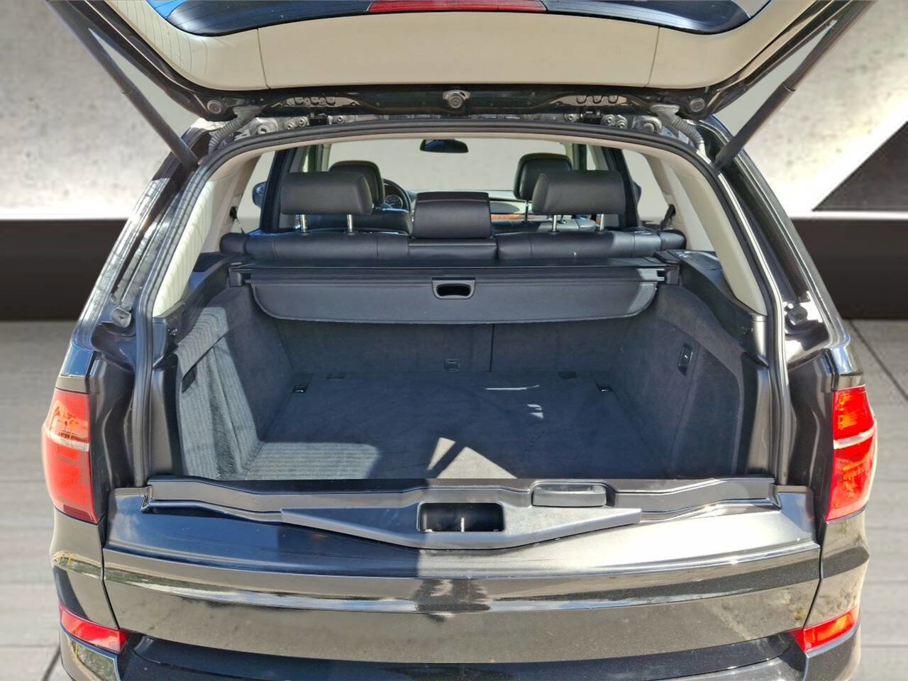 Used 2013 BMW X5 xDrive35i image 12