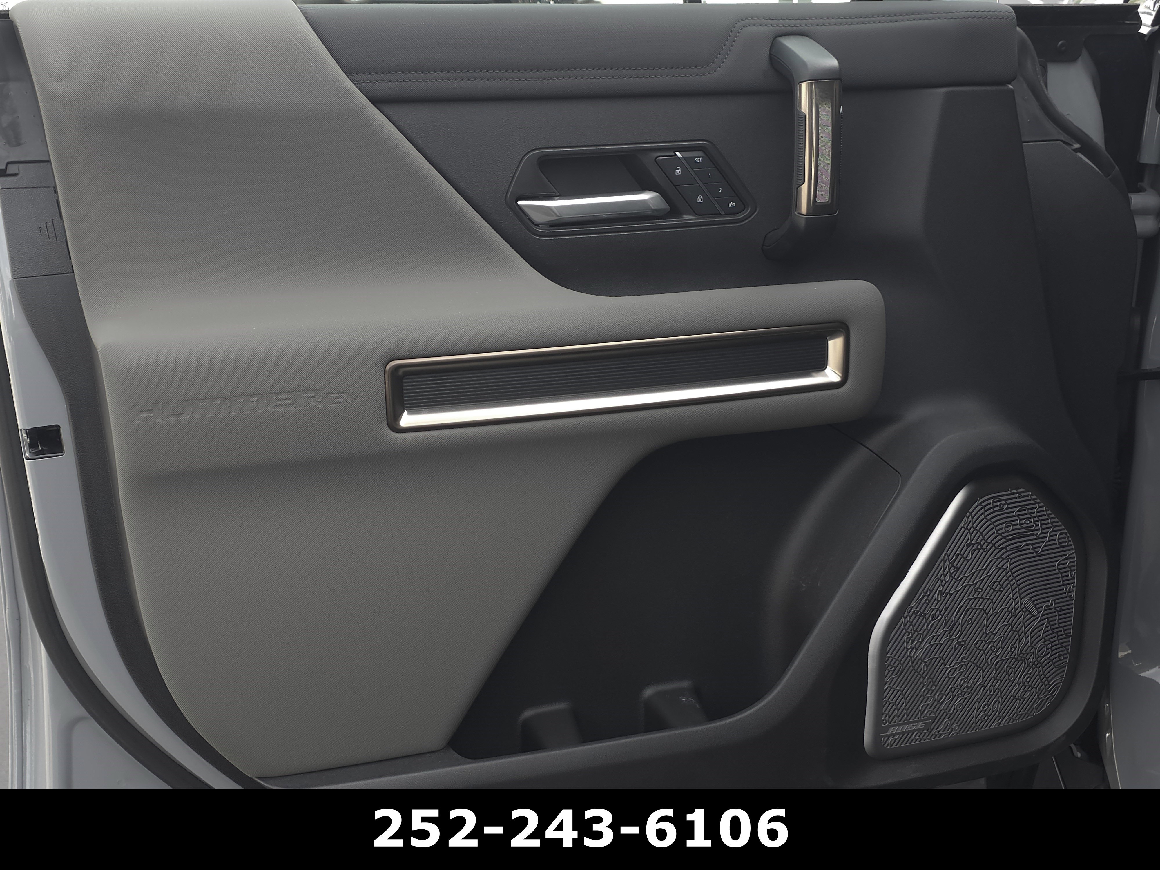 Used 2025 GMC Hummer EV 3X AWD/4WD image 34