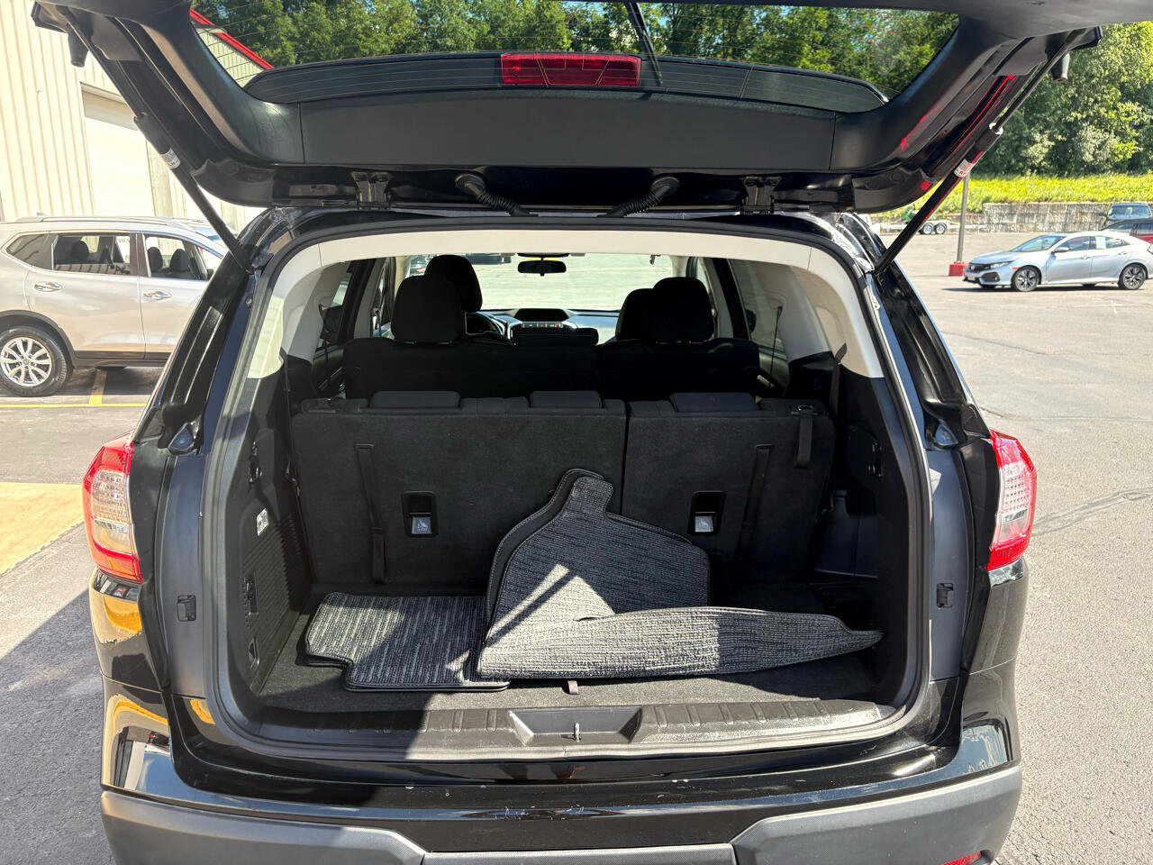 Used 2021 Subaru Ascent Premium image 16