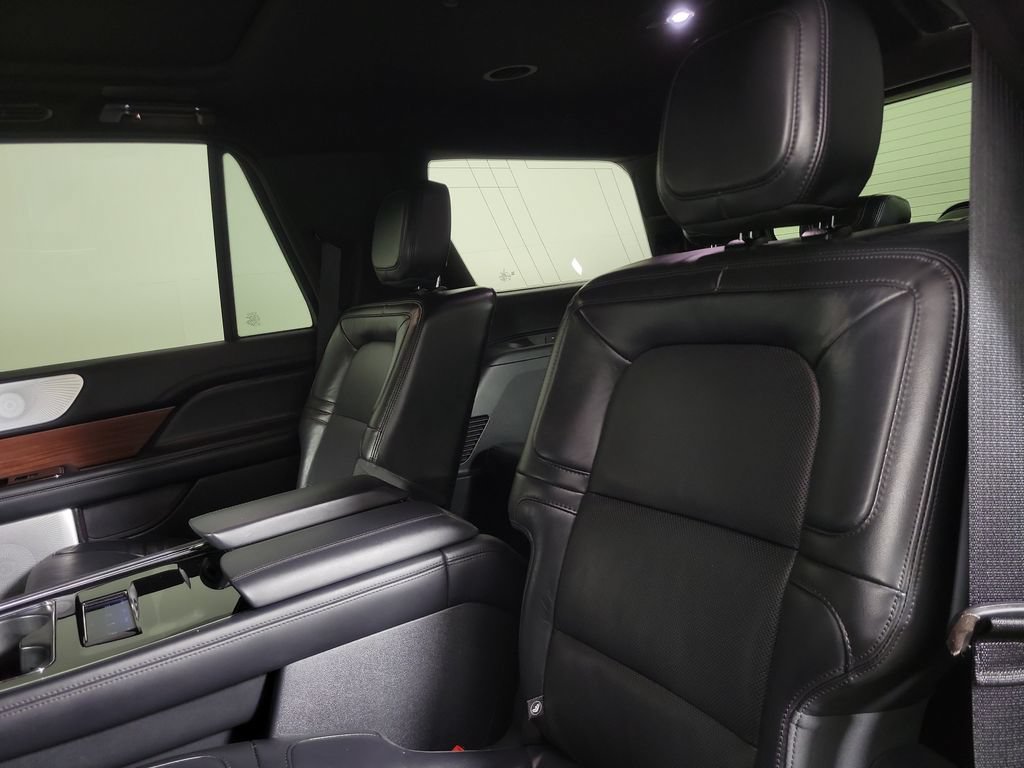 Certified 2023 Lincoln Navigator Reserve AWD/4WD image 14
