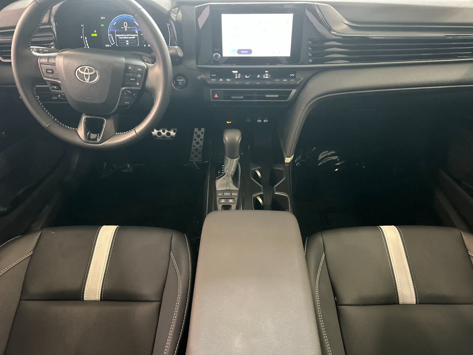 Used 2026 Toyota Camry SE FWD image 4