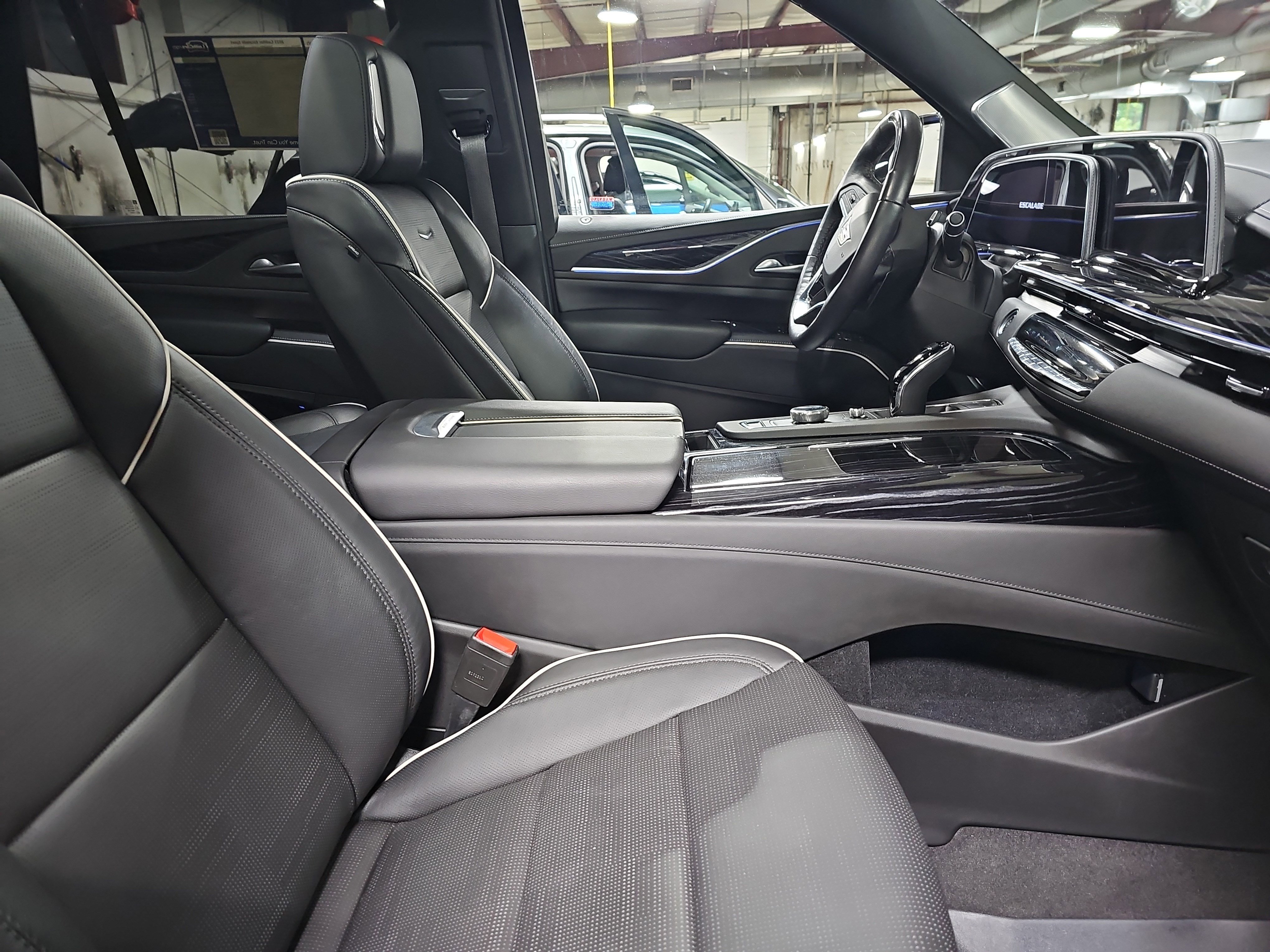 Used 2023 Cadillac Escalade Sport w/ Touring Package AWD/4WD image 10