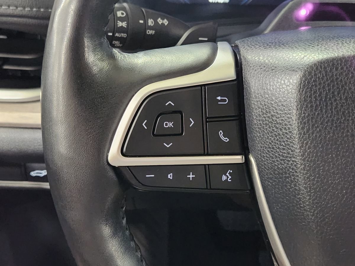 Used 2024 Toyota Grand Highlander AWD image 49