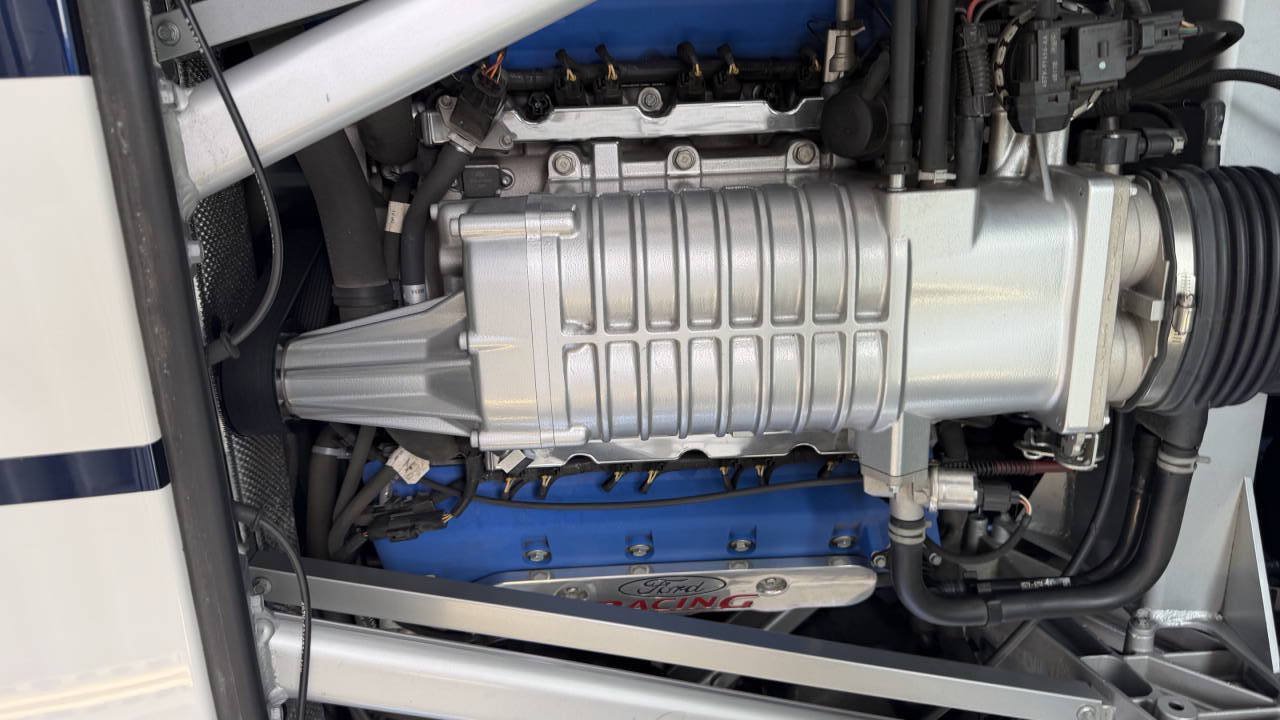 Used 2006 Ford GT RWD image 60