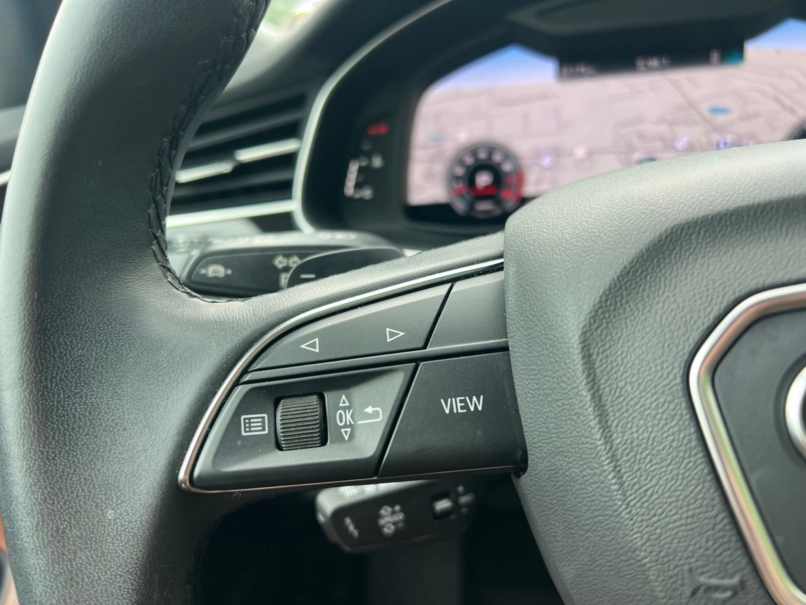 Used 2023 Audi Q8 Premium AWD/4WD image 19