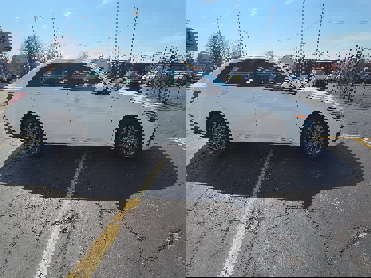 Used 2024 Hyundai Elantra SEL image 4