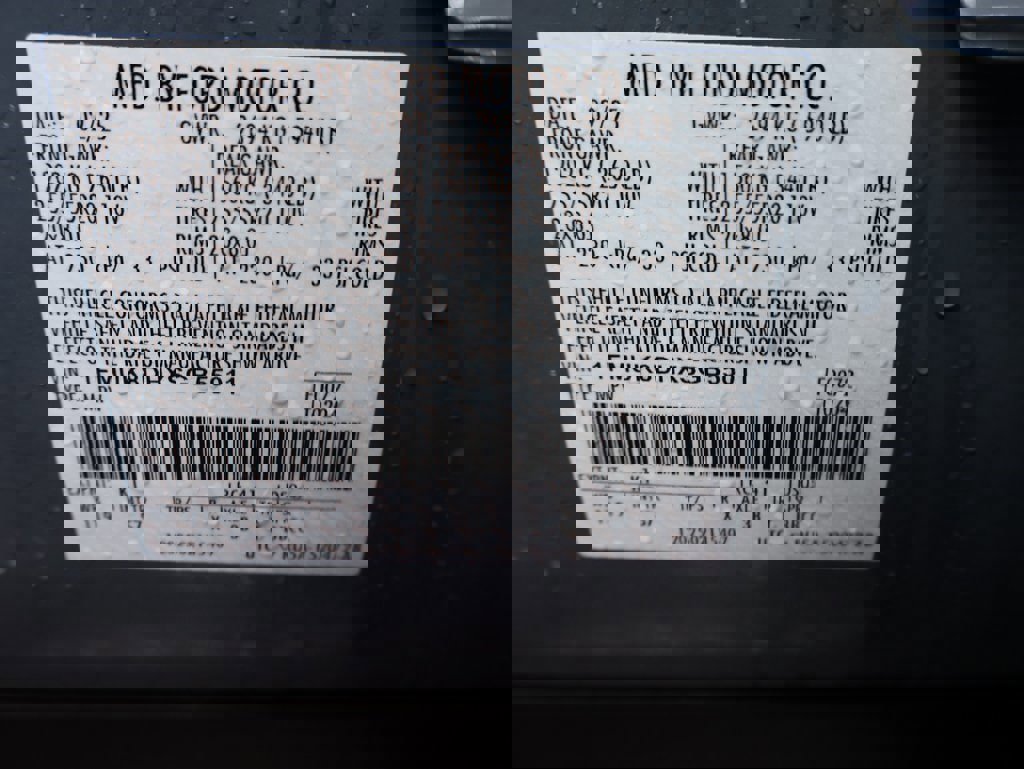 Used 2025 Ford Explorer Active w/ Active Comfort Package image 42