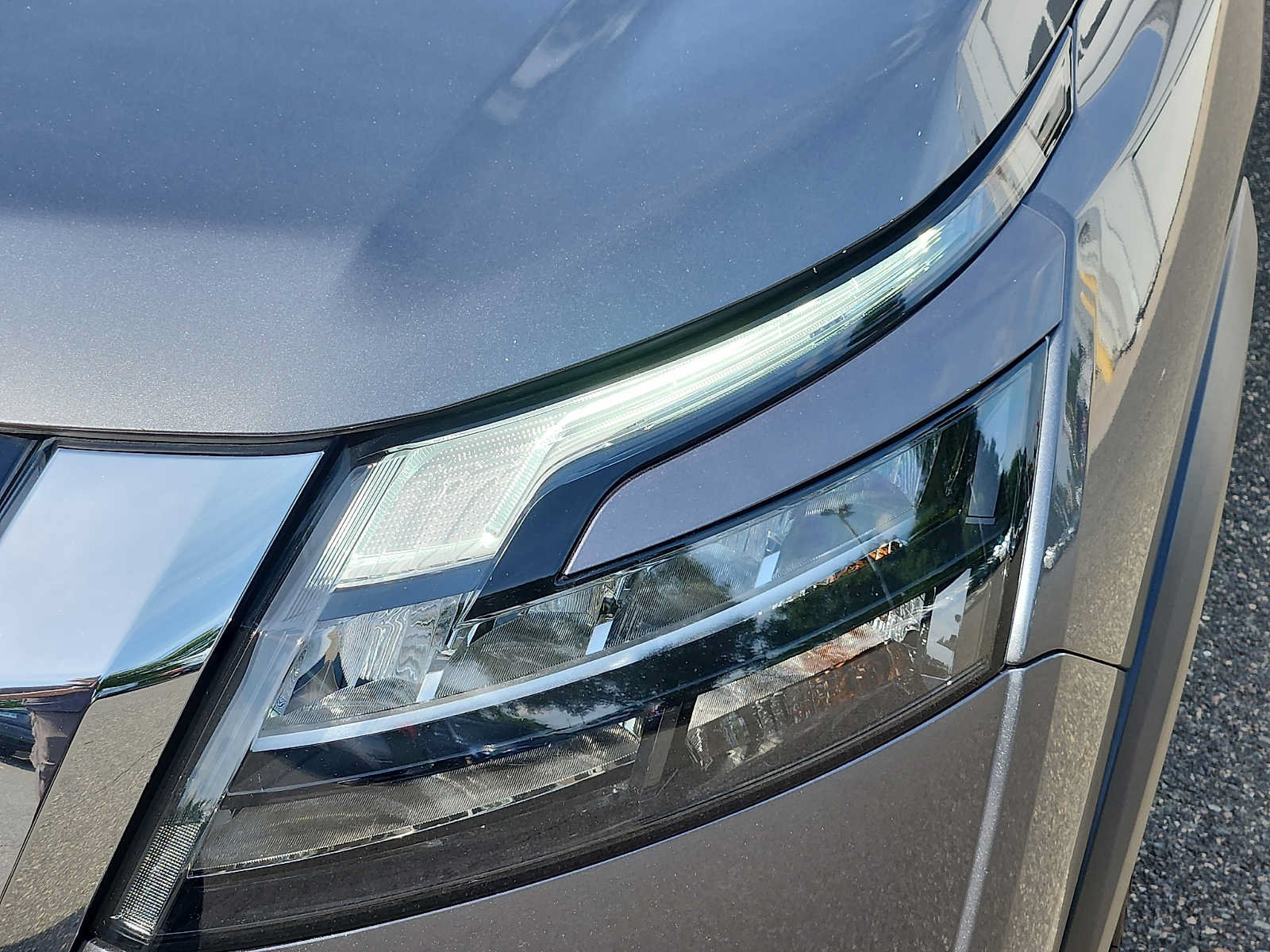 Used 2024 Nissan Pathfinder S AWD/4WD image 9