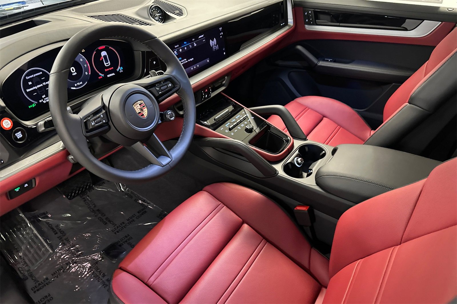 New 2025 Porsche Cayenne Coupe image 4