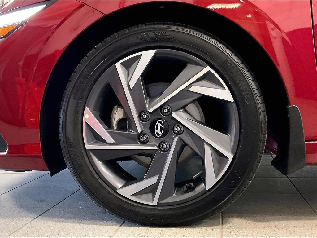 Certified 2025 Hyundai Elantra Sport FWD image 7