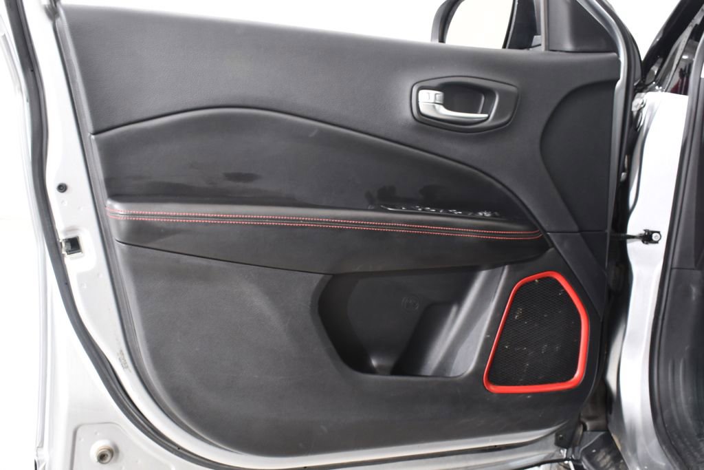Used 2019 Jeep Compass Trailhawk image 26