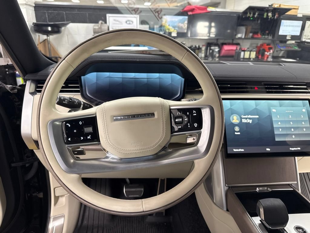 Used 2025 Land Rover Range Rover SE AWD/4WD image 8